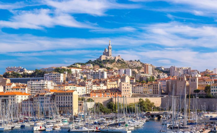 location bus, bus avec chauffeur, car scolaire, Groupe Perraud, voyage scolaire marseille france