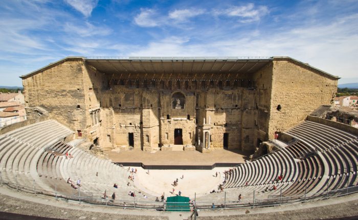 location bus, bus avec chauffeur, car scolaire,, Voyage scolaire Orange théâtre