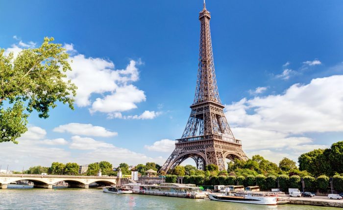 location bus, bus avec chauffeur, car scolaire, Groupe Perraud, voyage Tour Eiffel