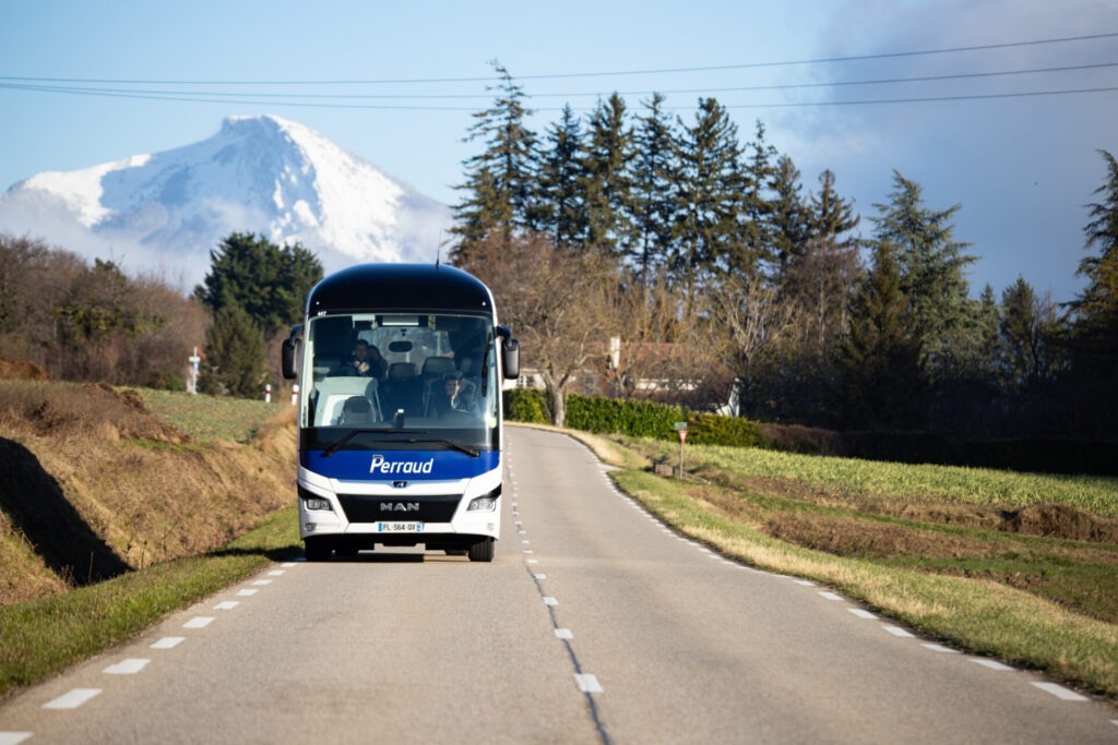 Les solutions de transport pour les voyages scolaires en bus