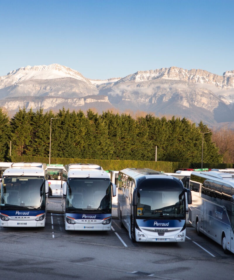 Le Groupe Perraud : Expert en location de bus avec chauffeur